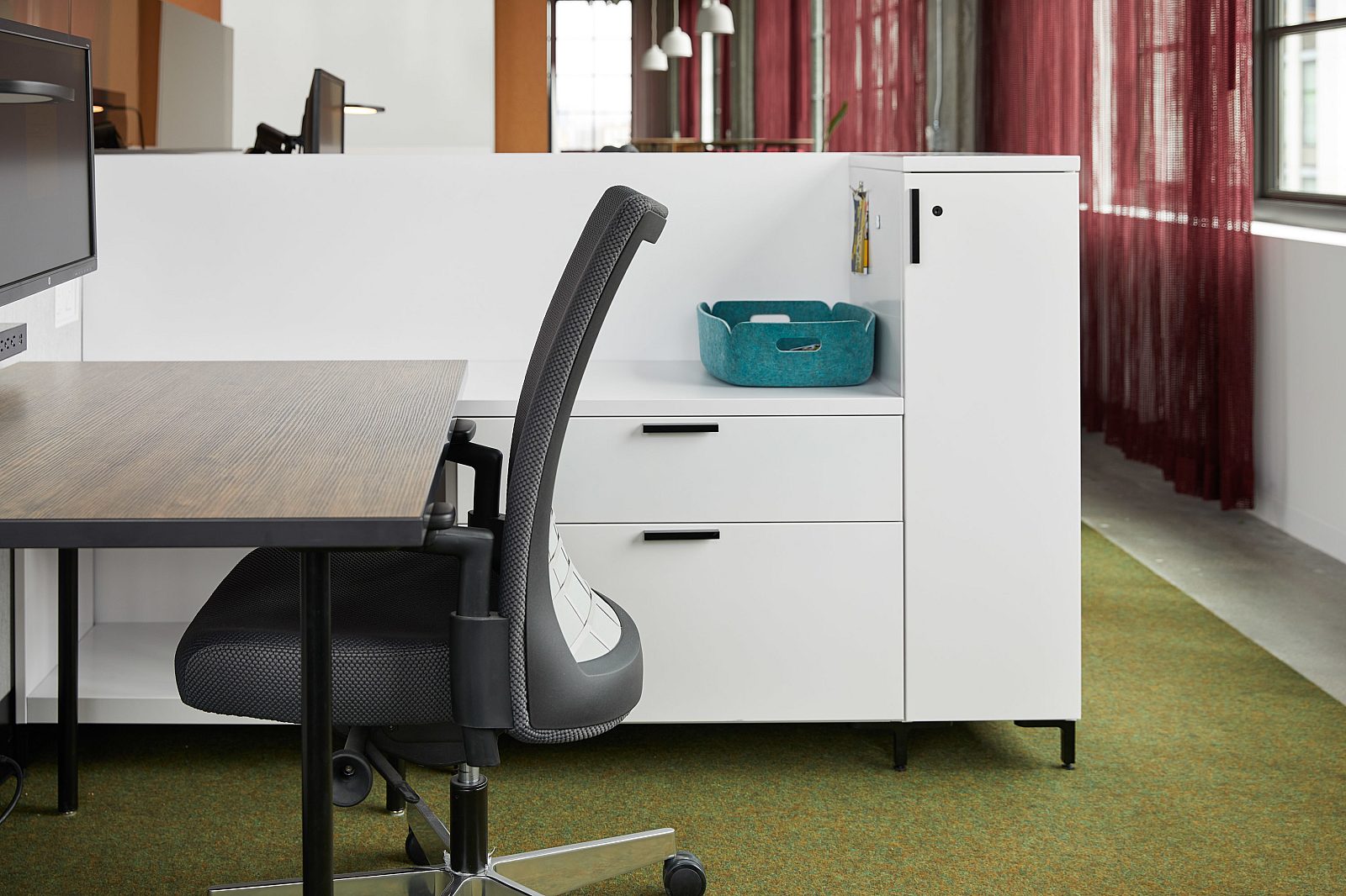 Knoll Quoin 03 environmental
