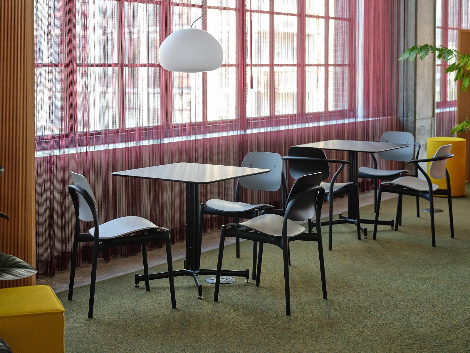 Knoll Iquo Table Square 05 environmental