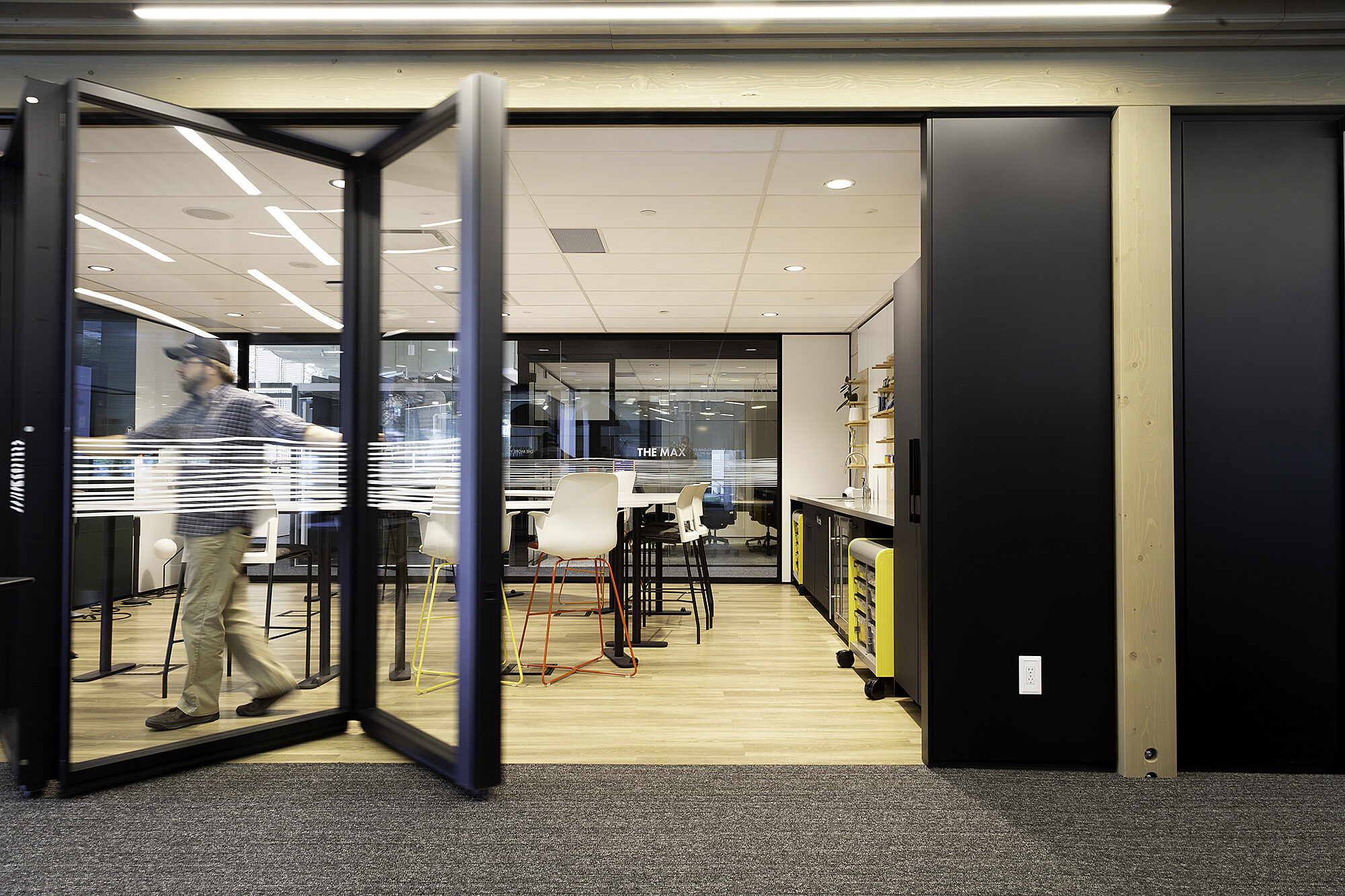 DIRTT accordion glass doors