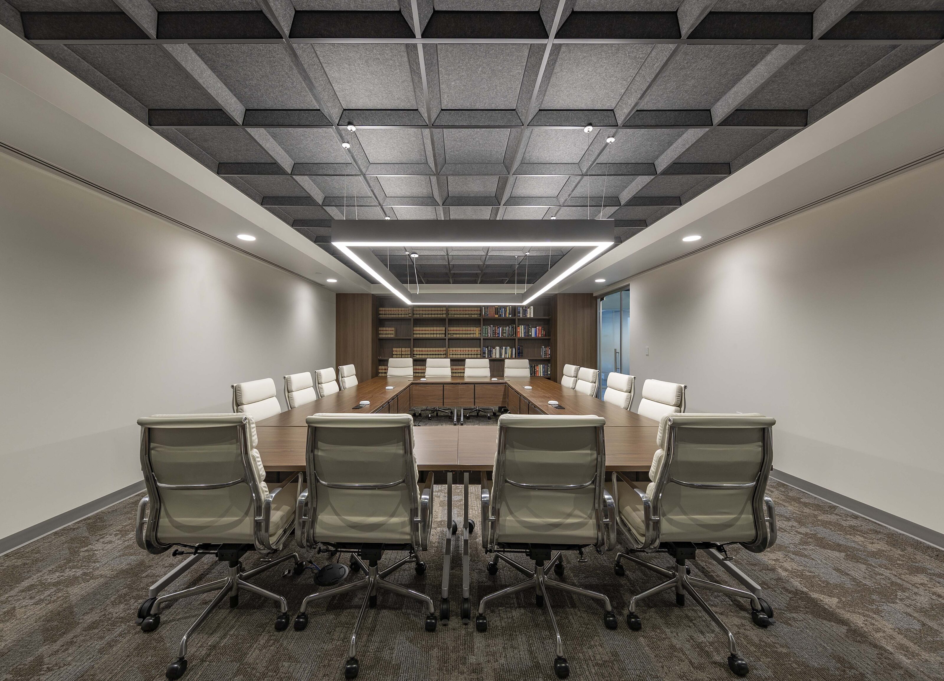 Phoenix Law Firm | Corporate Office Space | Conference Room, Collaborative Workspace| Phoenix, AZ