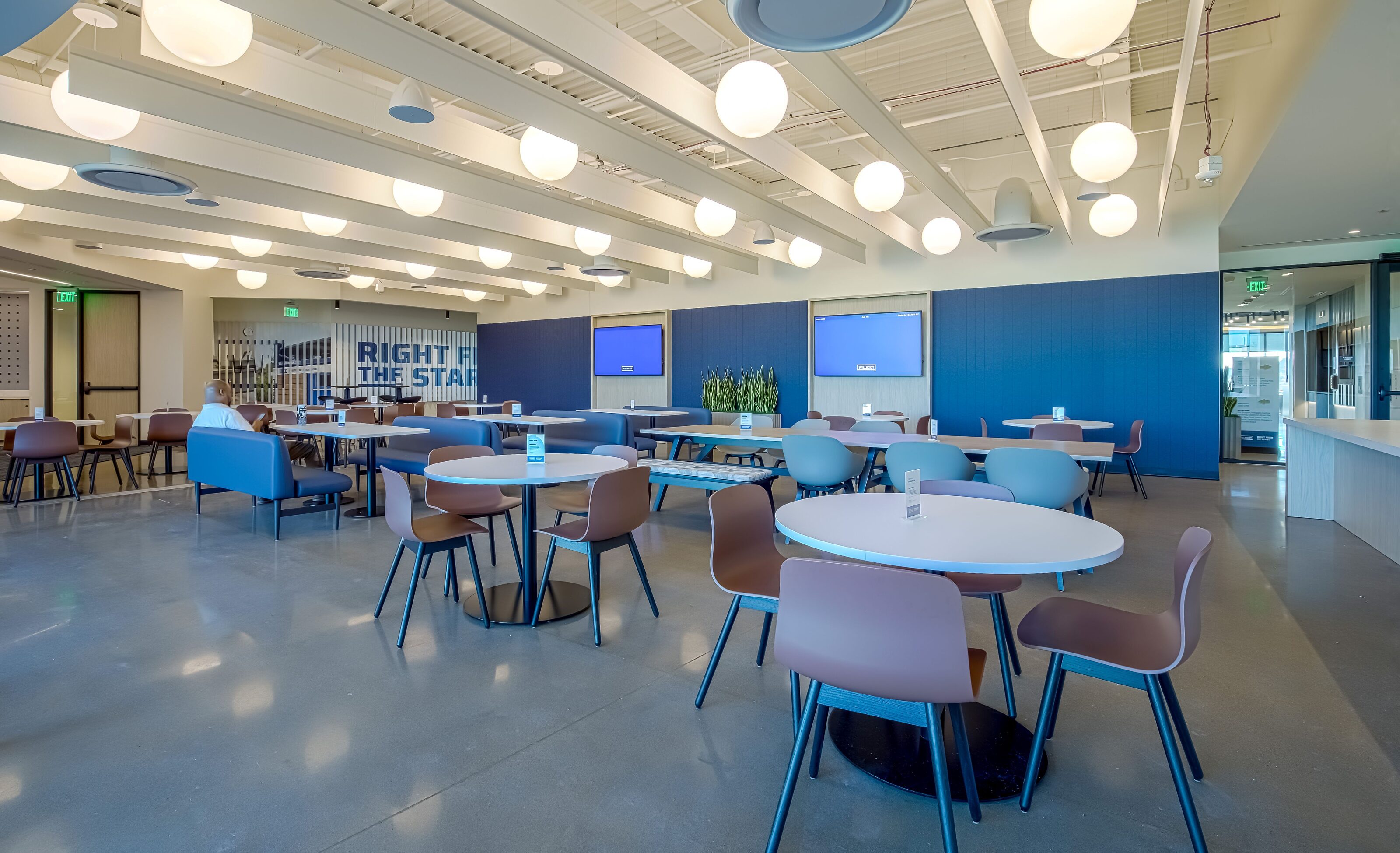 Willscot | Corporate Office Space | Common Area, Open Seating, Collaborative Workspace | Phoenix, AZ